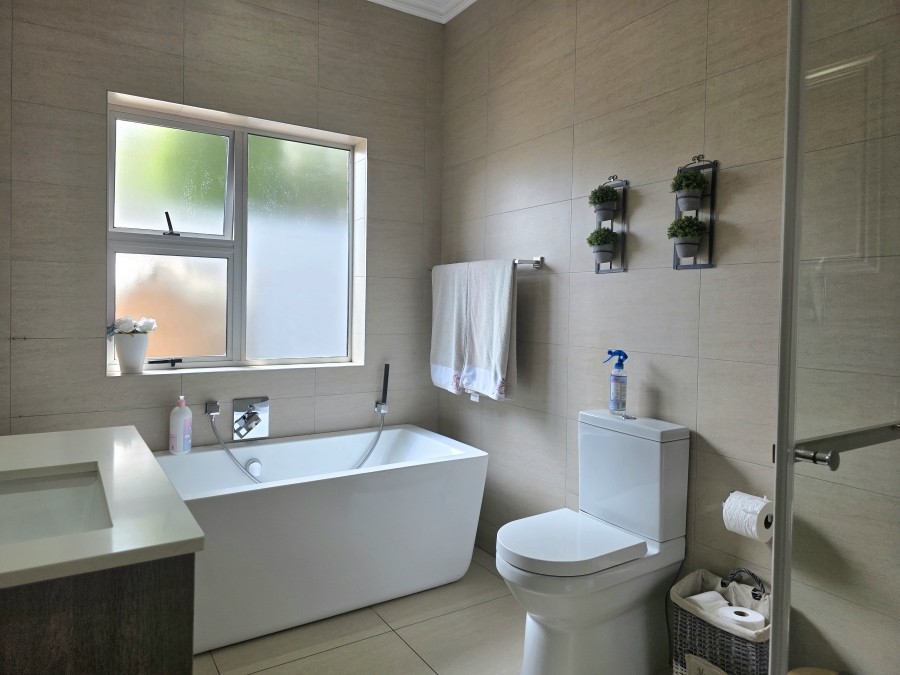 5 Bedroom Property for Sale in St Helena Free State